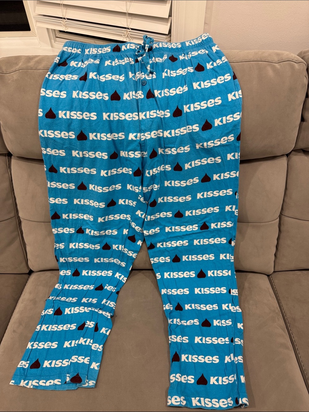 Blue 'KISSES' Print Lounge Joggers - Cozy Drawstring Sweatpants
